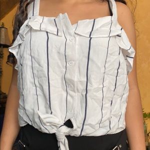 Crop white/navy blue shirt